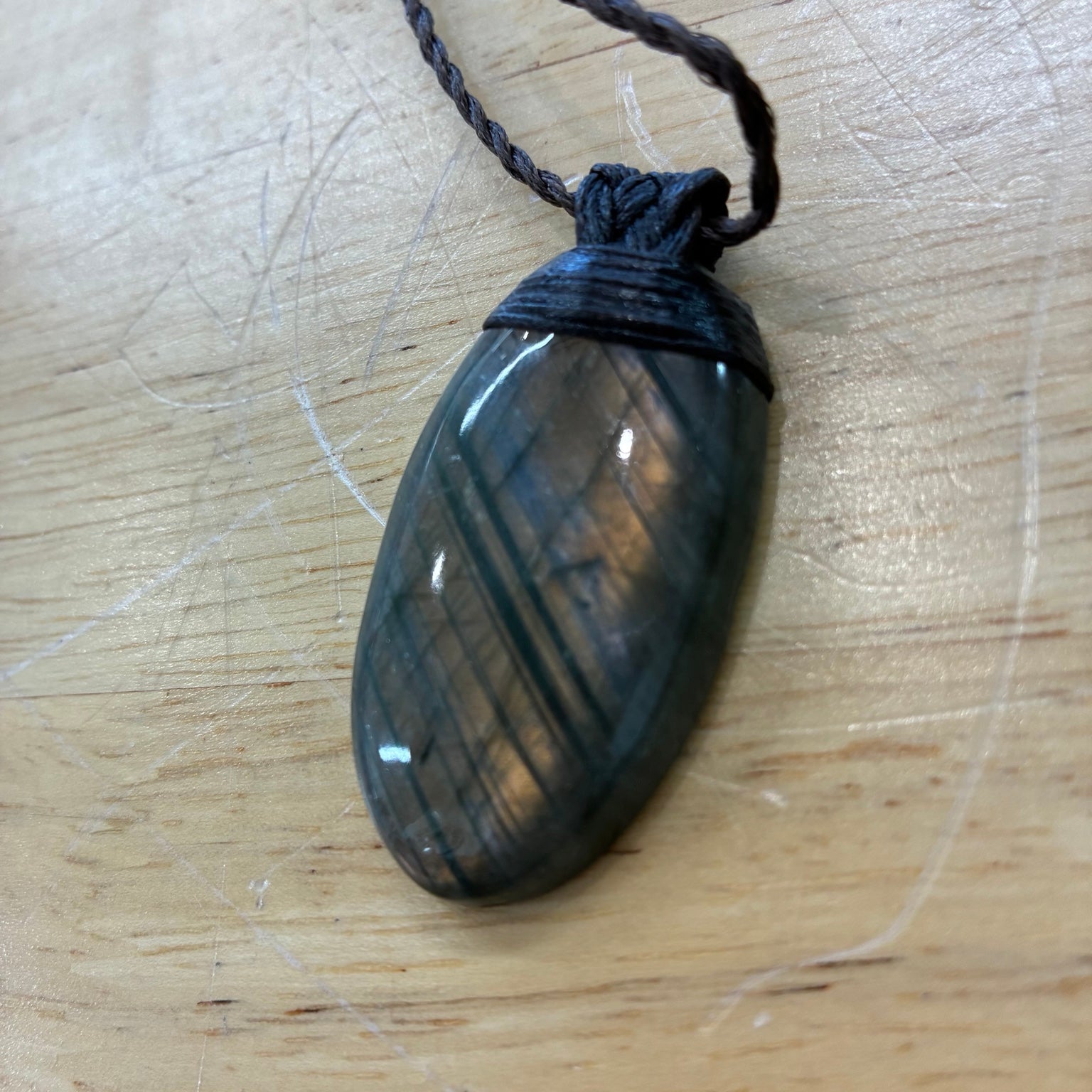 Labradorite Leather Necklace – Intuition, Protection & Transformative Energy