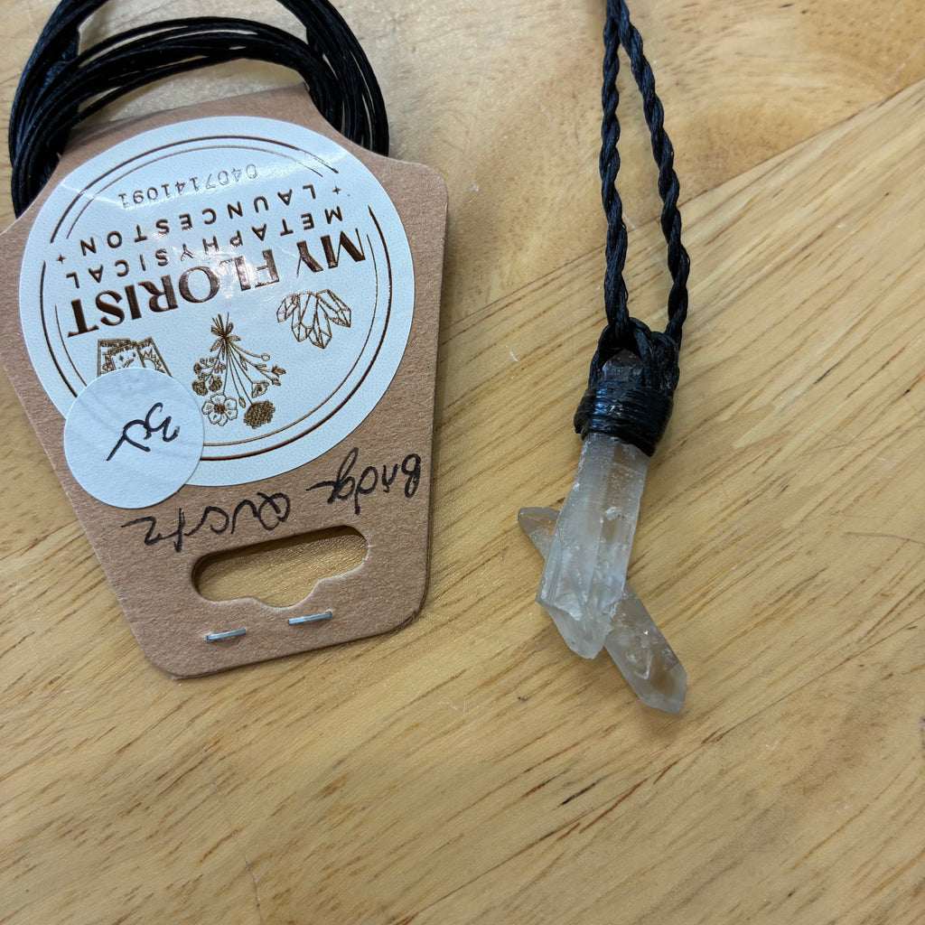 Bridging Quartz Leather Necklace – Connection, Harmony & Energetic Alignment