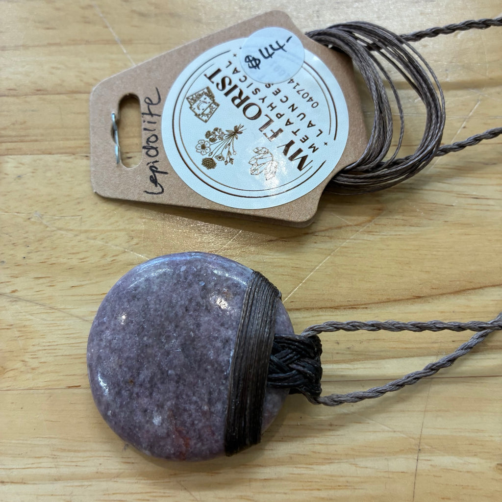 Lepidolite Leather Necklace – Calm, Emotional Balance & Gentle Support