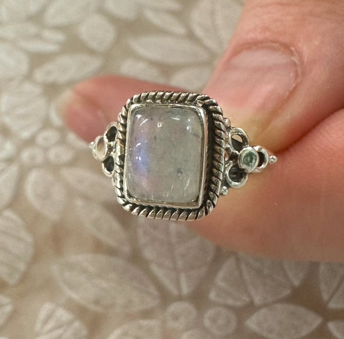 Rainbow Moonstone Oblong Ring – Intuition, New Beginnings & Emotional Balance (AU L / US 6)