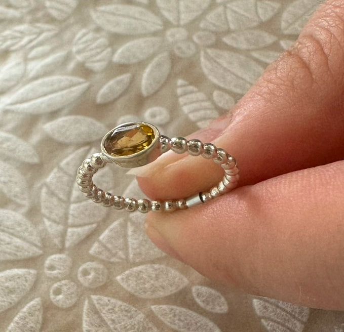 Citrine Twist Band Ring – Abundance, Confidence & Positive Energy (AU L / US 6)