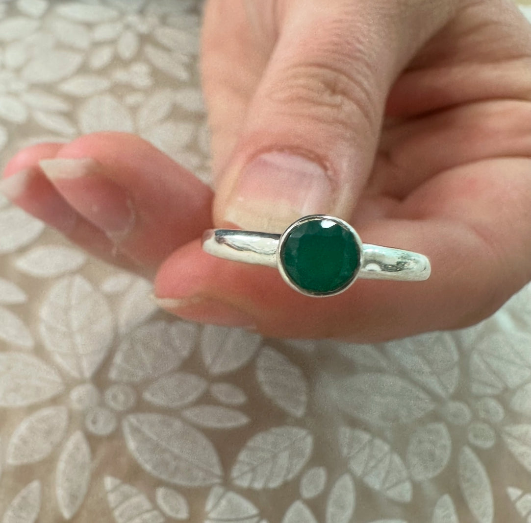 Green Onyx Ring – Balance, Strength & Renewal (AU O / US 7)