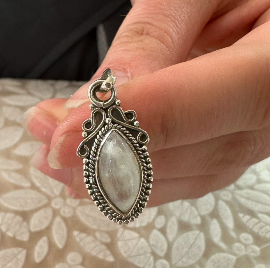 Rainbow Moonstone Oval Pendant Necklace: 925 Sterling Silver