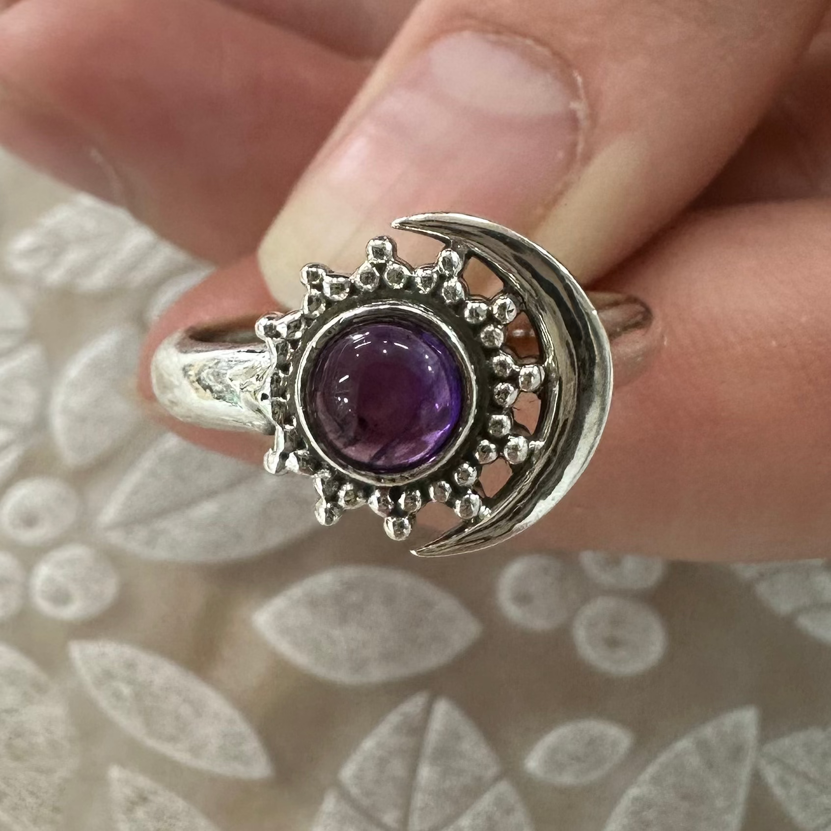 Amethyst Sun/Moon Ring – Intuition, Calm & Spiritual Protection (AU Q / US 8)