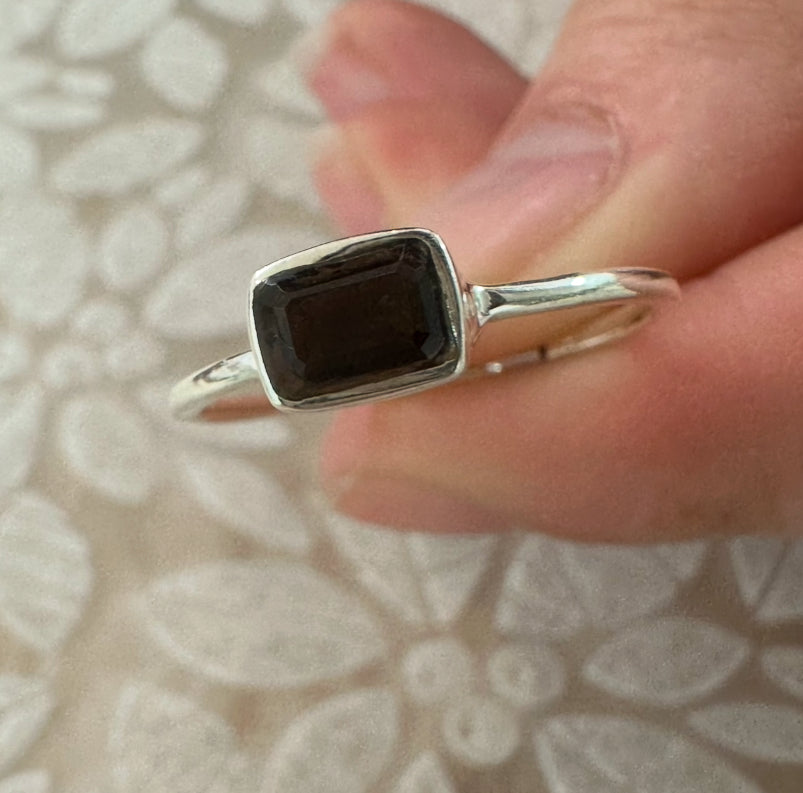 Black Onyx Ring – Protection, Strength & Grounding (AU Q / US 8)