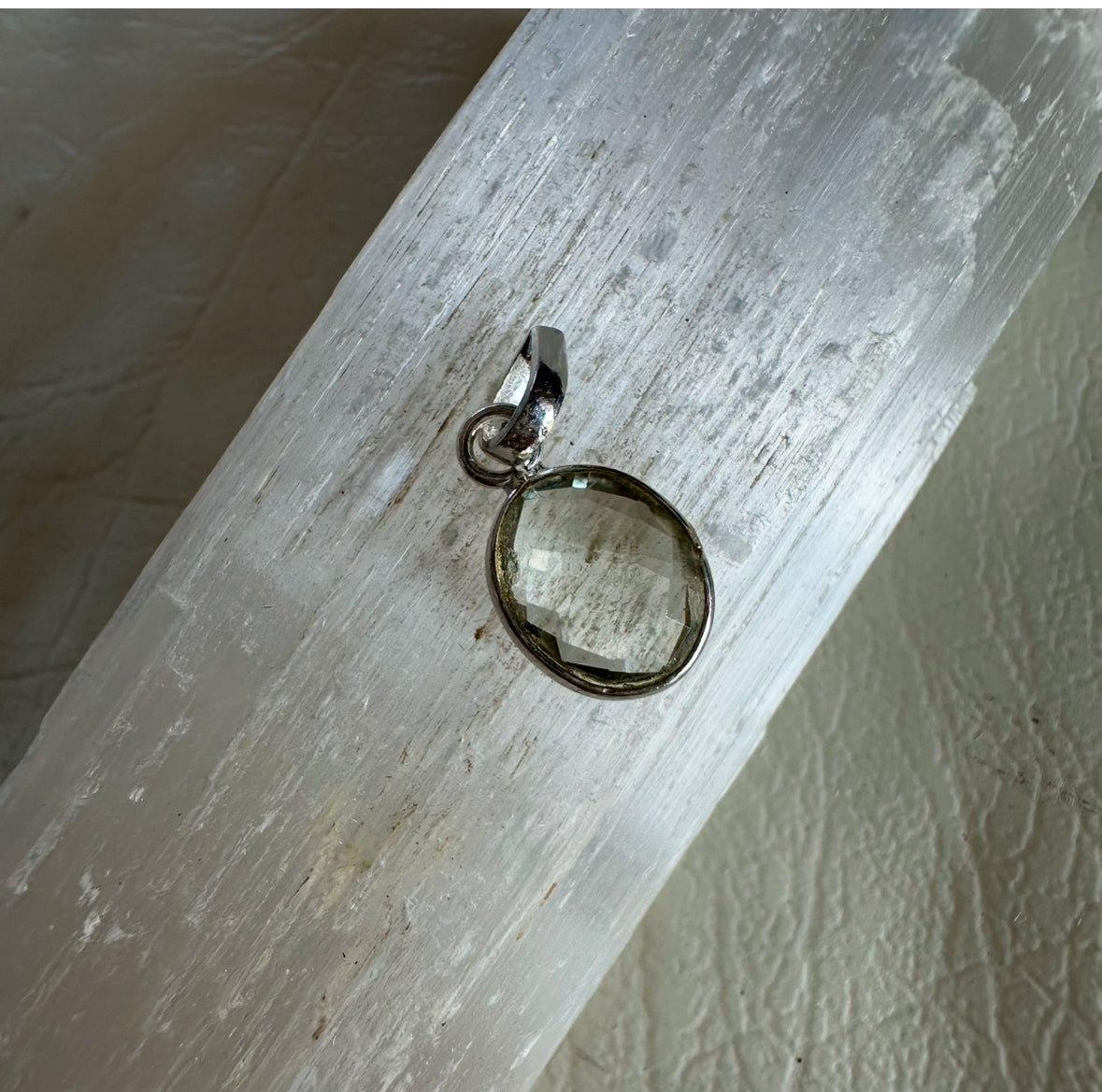 Clear Quartz Faceted Oval Pendant Necklace: 925 Sterling Silver