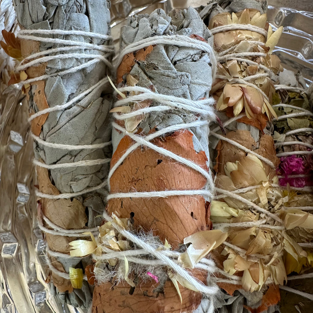 सफेद ऋषि खुशी धब्बा