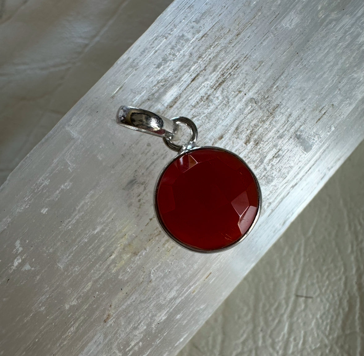 Carnelian Faceted Round Pendant Necklace: 925 Sterling Silver
