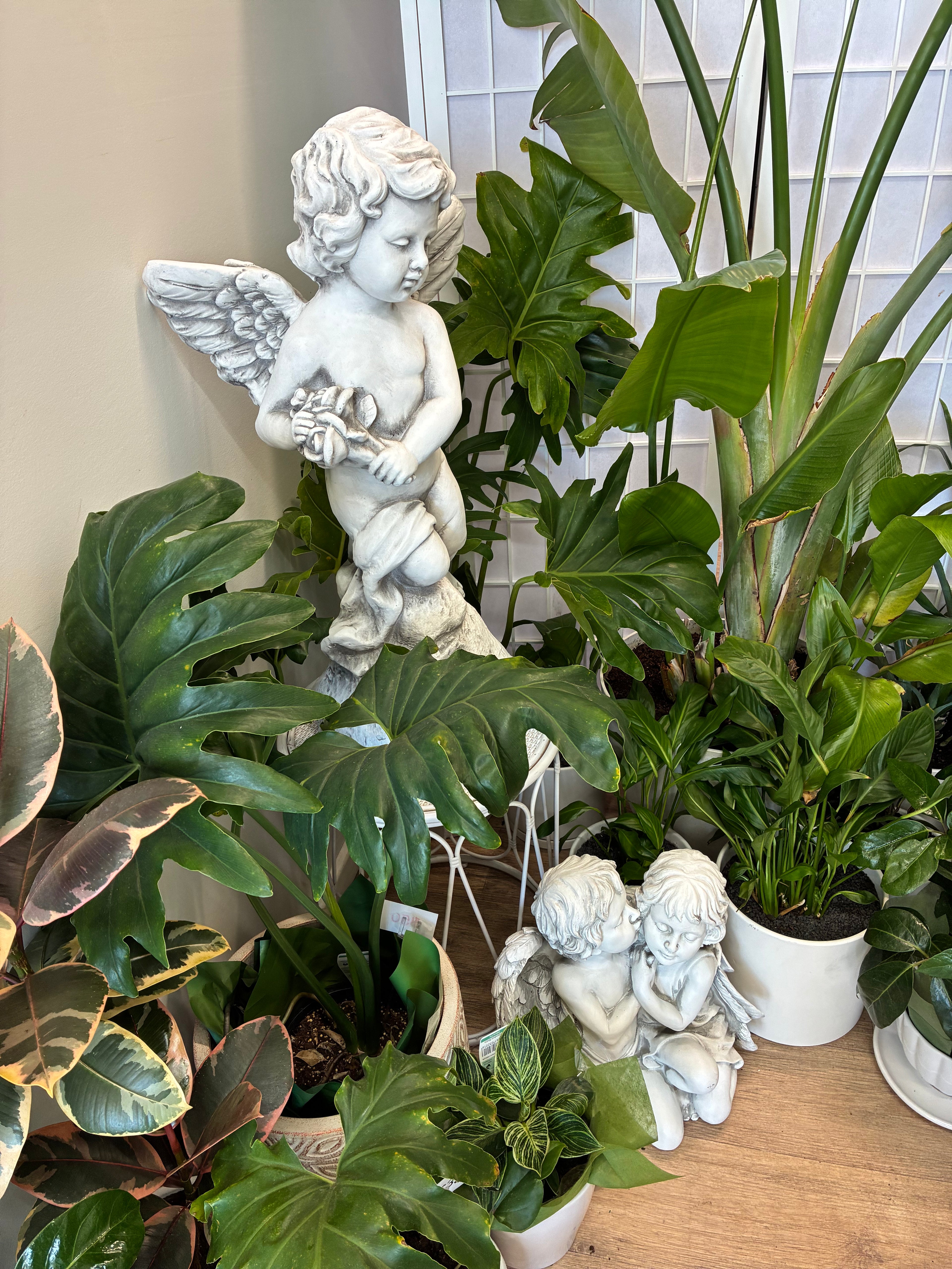 Figurine Angel with Flowers