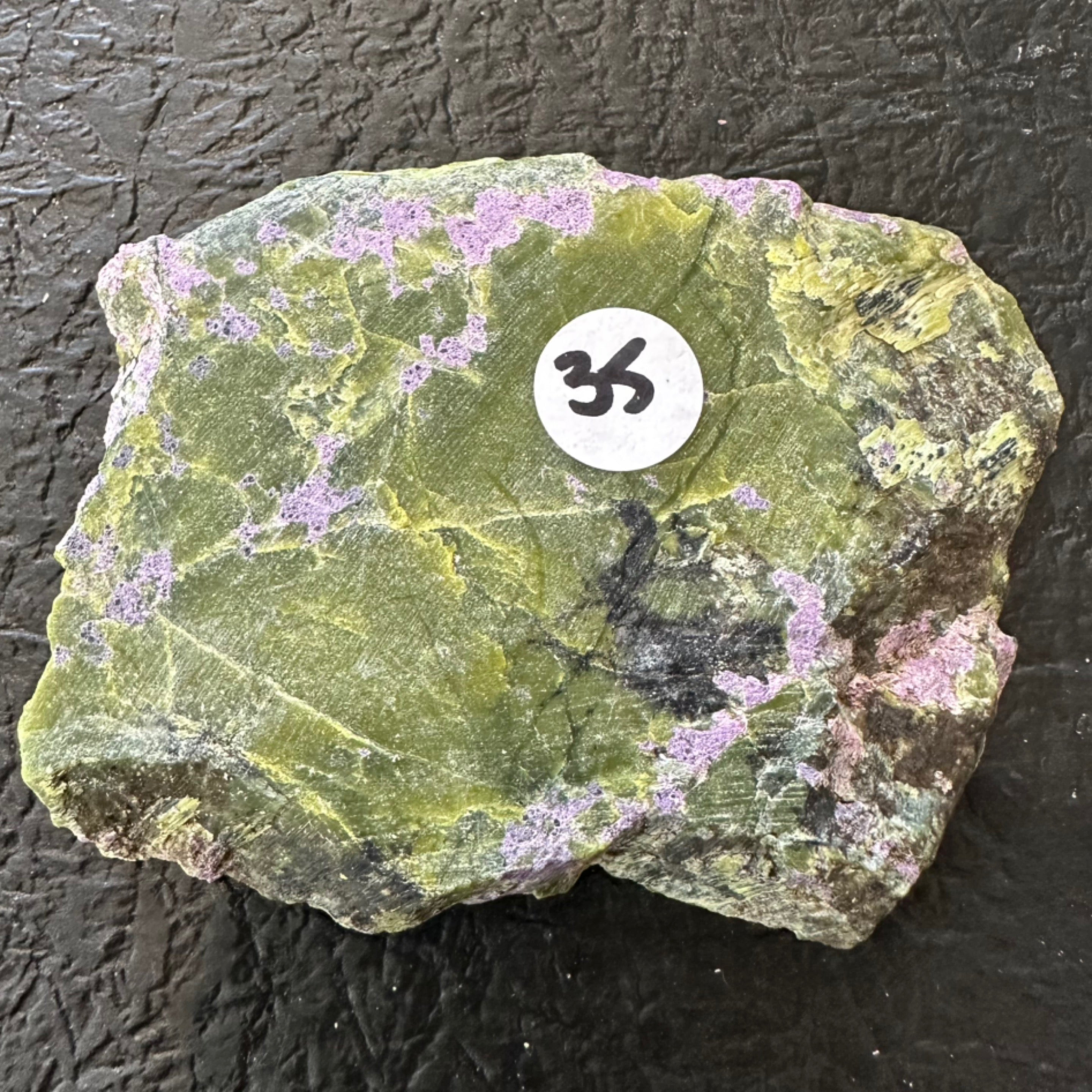 स्टिचटाइट (तस्मानियाई) उर्फ ​​अटलांटिसाइट रॉ स्लाइस के साथ सर्पेन्टाइन | स्लैब