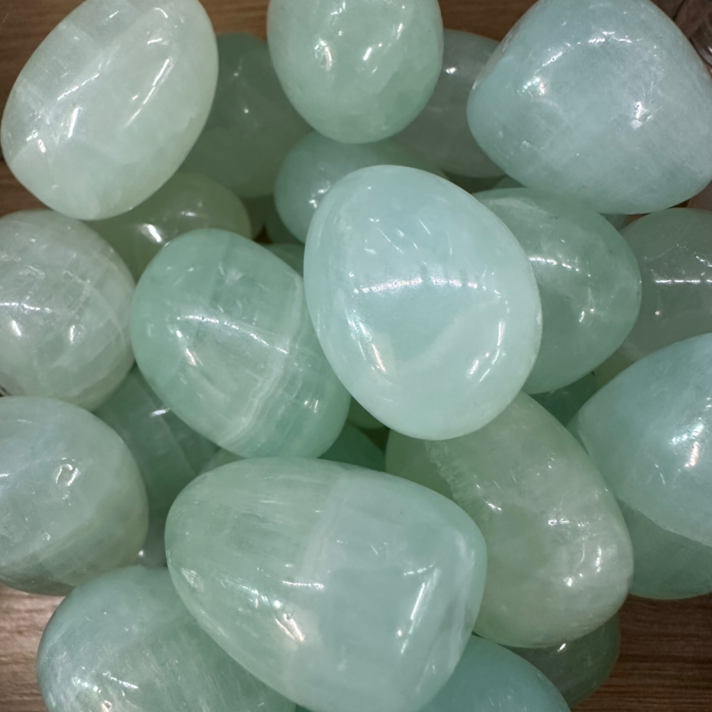 पिस्ता कैल्साइट - शांत करने वाला - टम्बल स्टोन