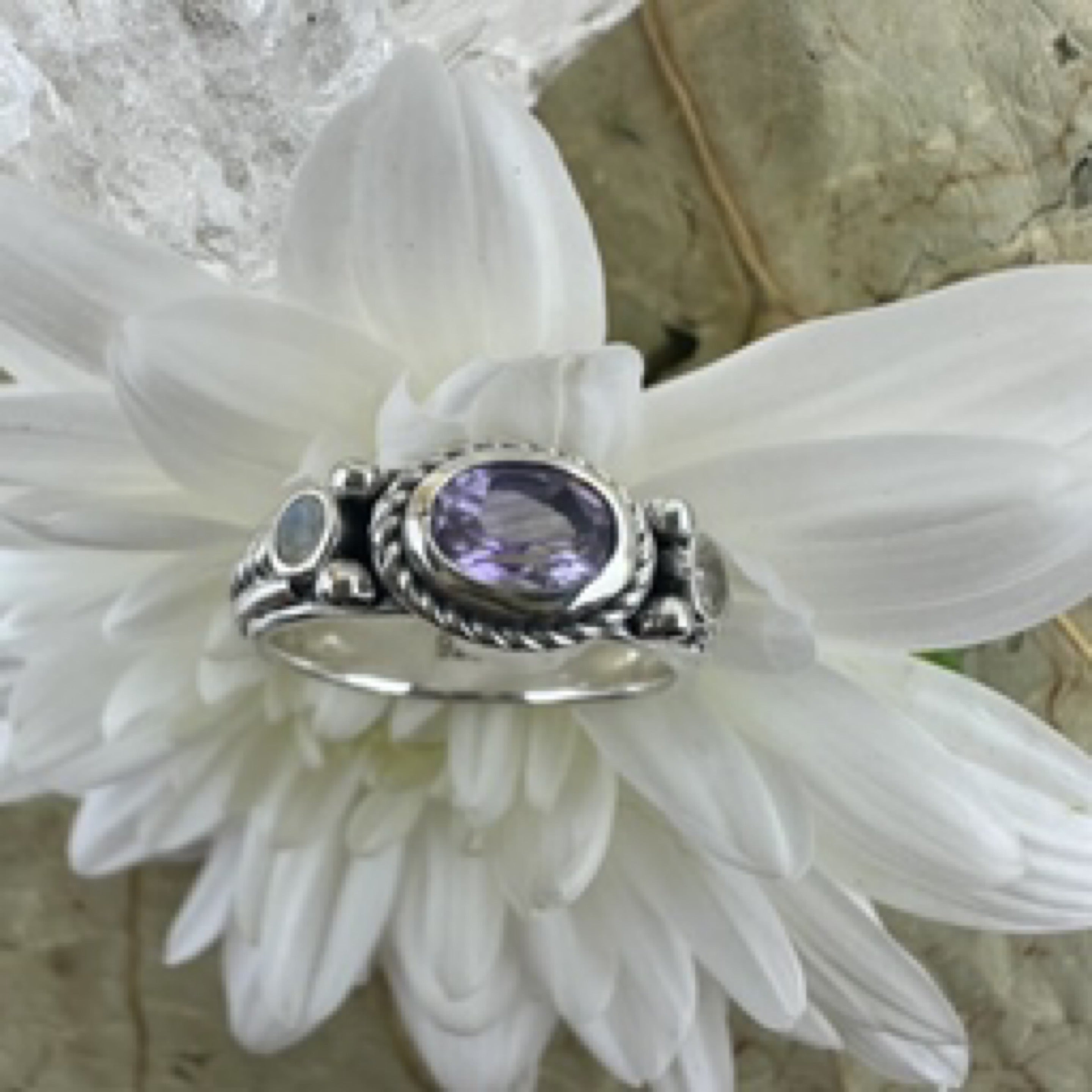 Amethyst Oval 925 Sterling Silver Ring - Size 7 - Quality Gemstone Jewellery