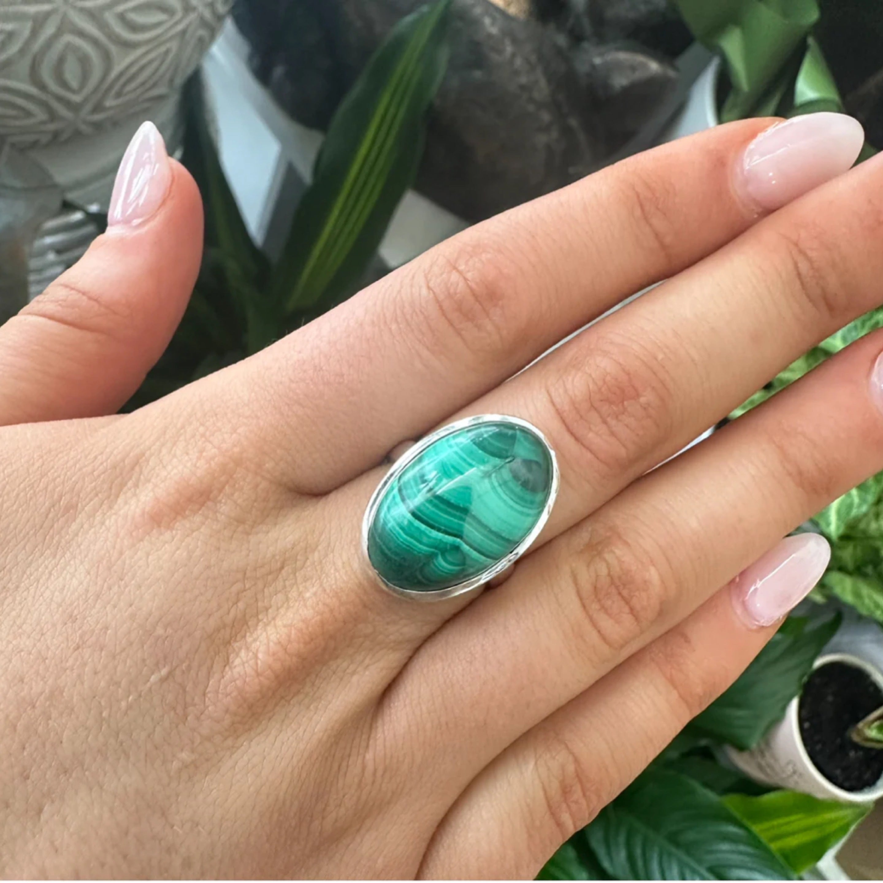 Malachite Large Oval 925 Sterling Silver Ring - Size 9 - Quality Gemstone Jewellery