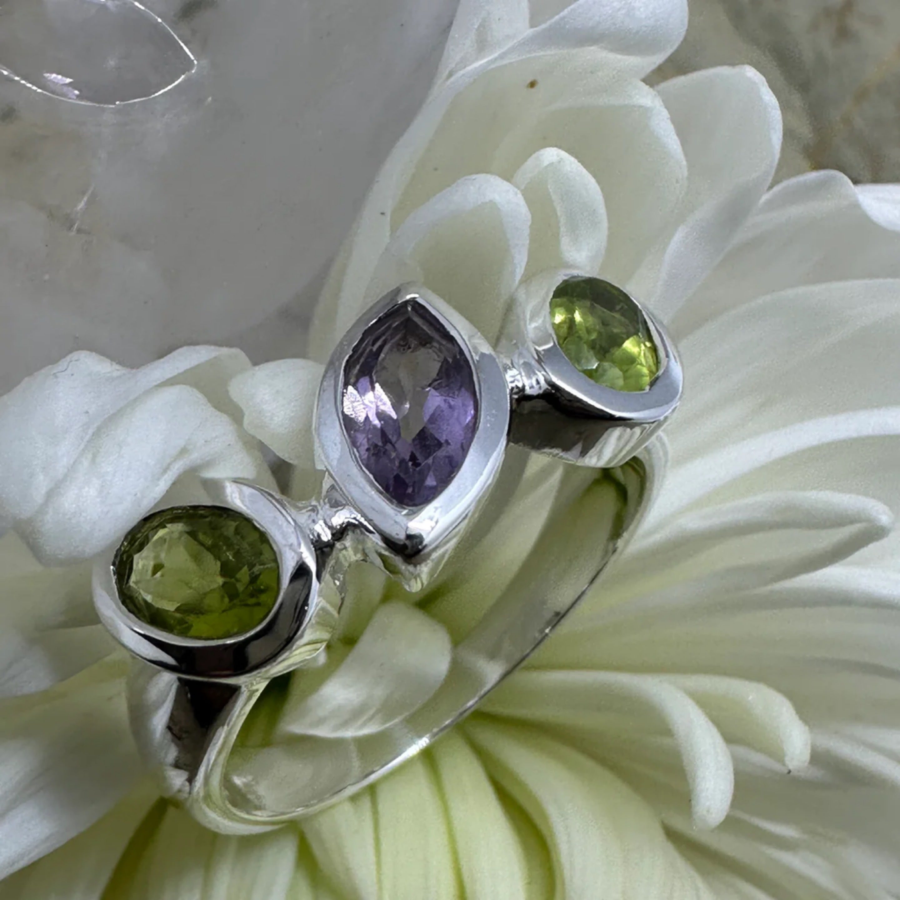 Amethyst & Peridot 925 Sterling Silver Ring - Size 8 - Quality Gemstone Jewellery