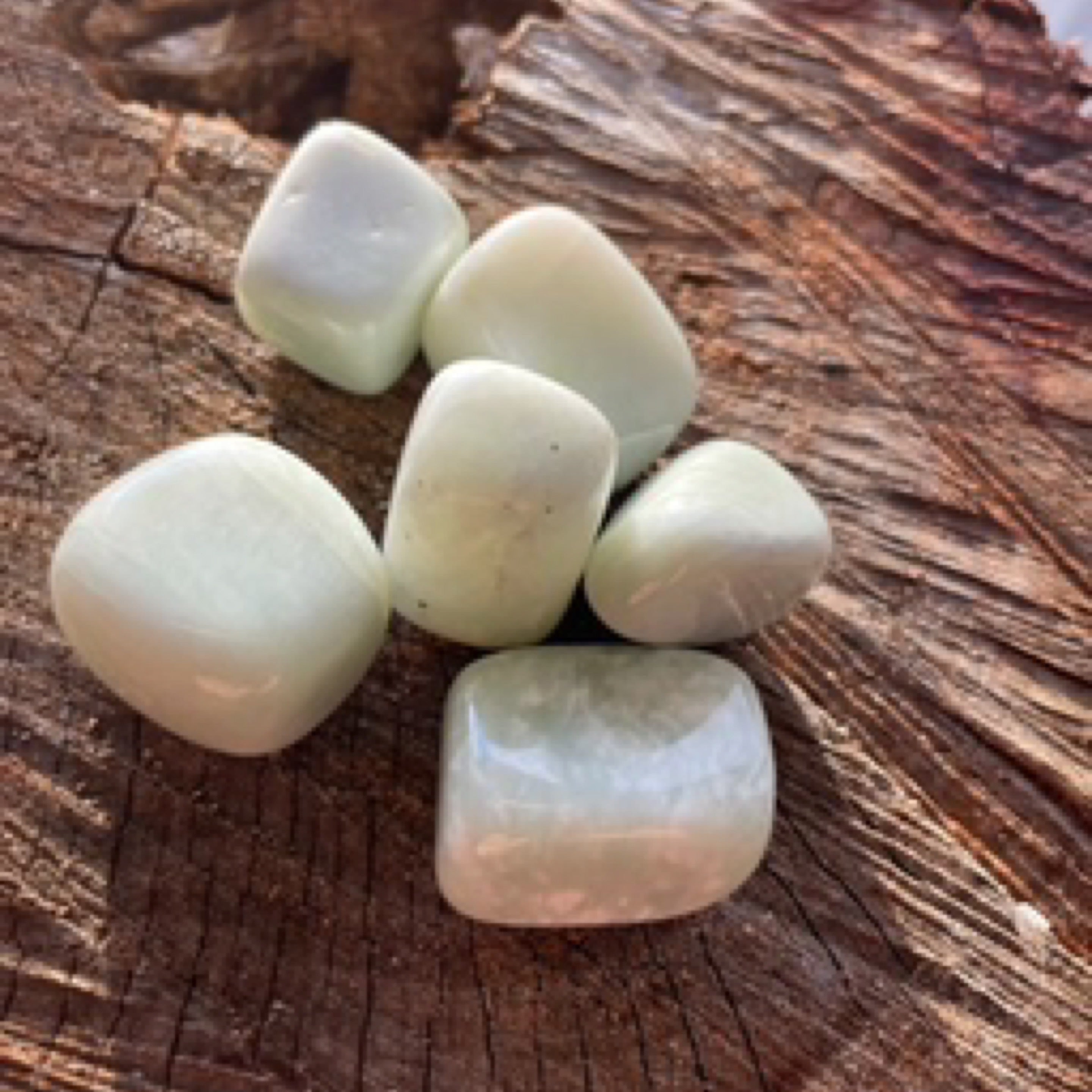 नया जेड - भाग्य और समृद्धि - टम्बल स्टोन