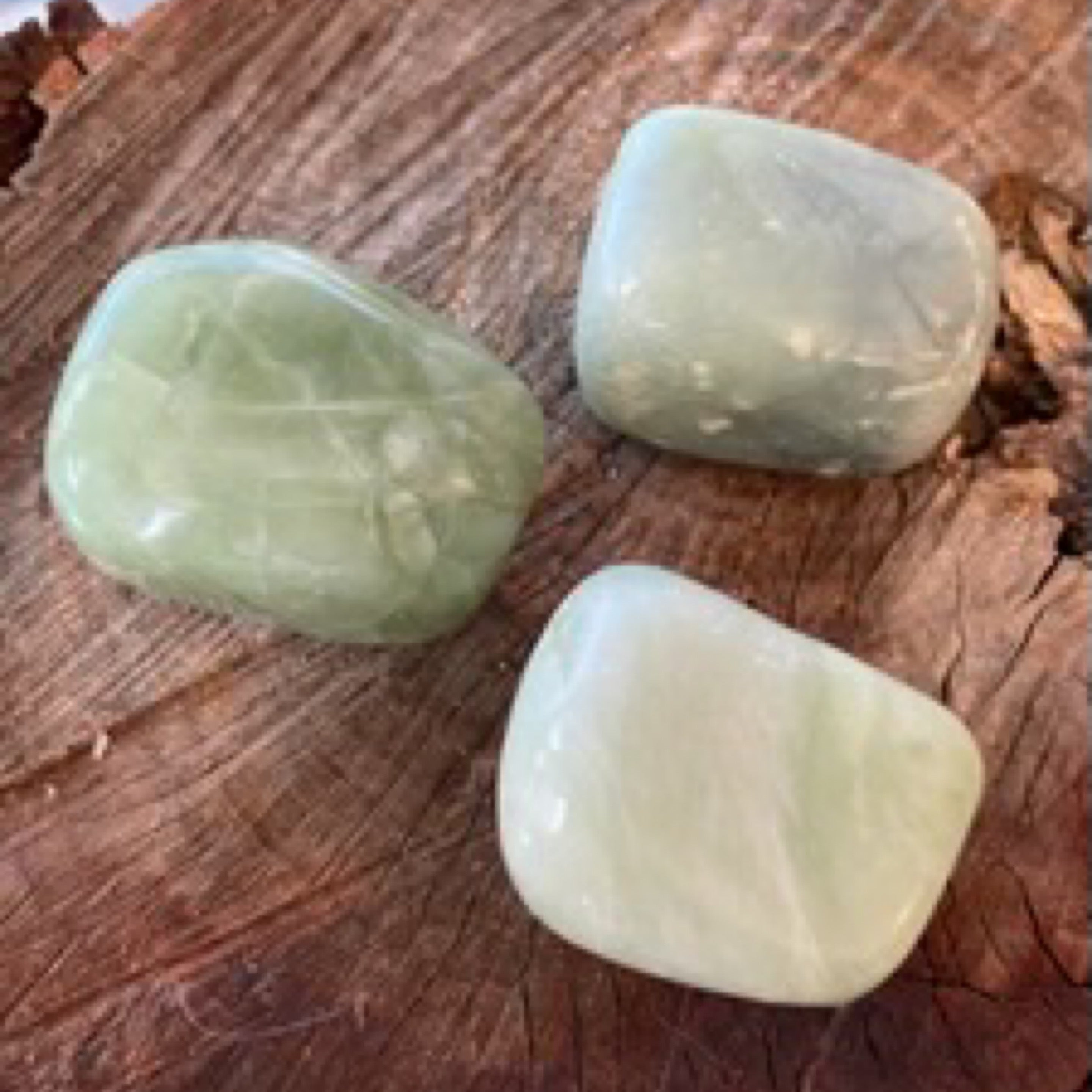 नए जेड जंबो टम्बल्ड रत्न - भाग्य और समृद्धि