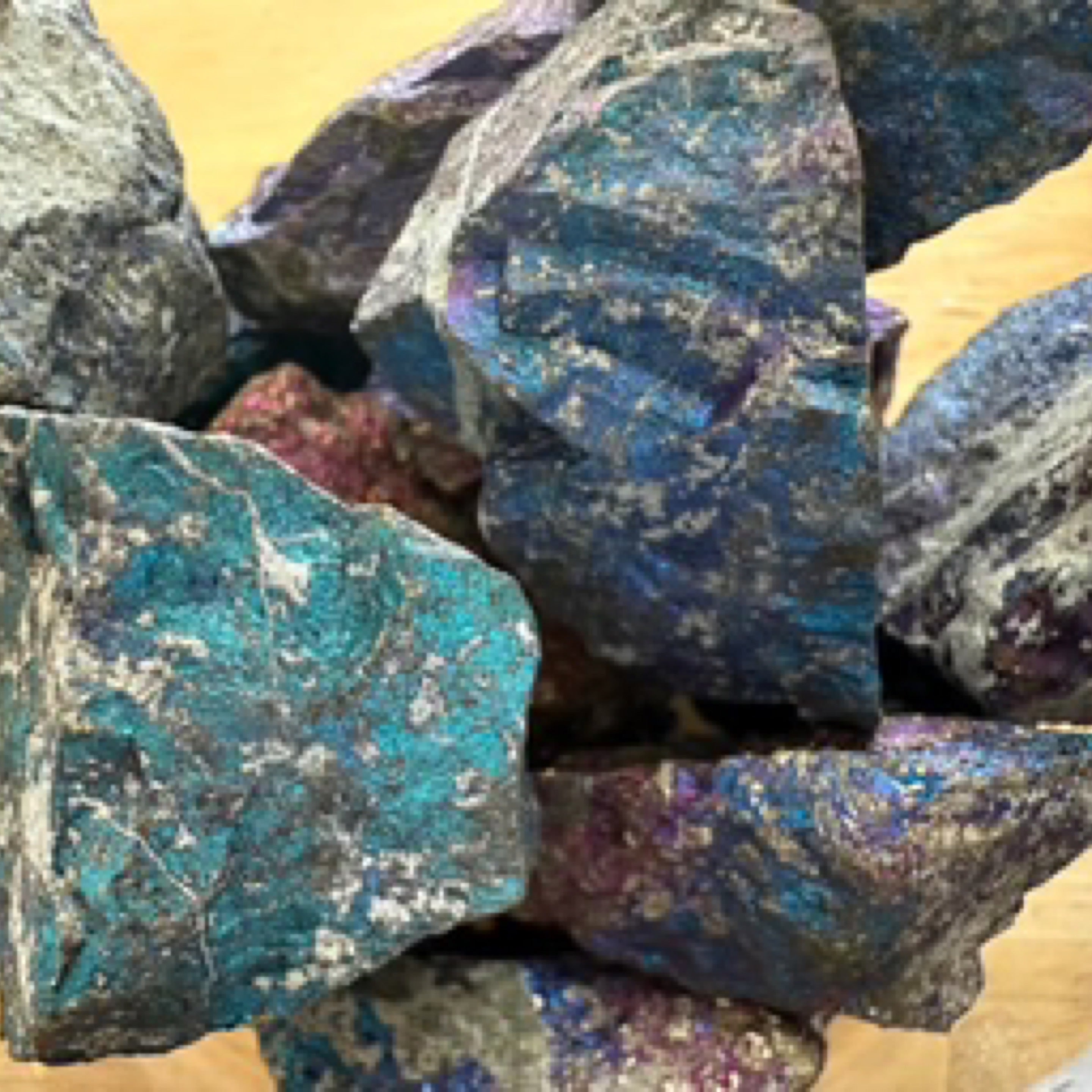 मोर अयस्क - चाल्कोपीराइट