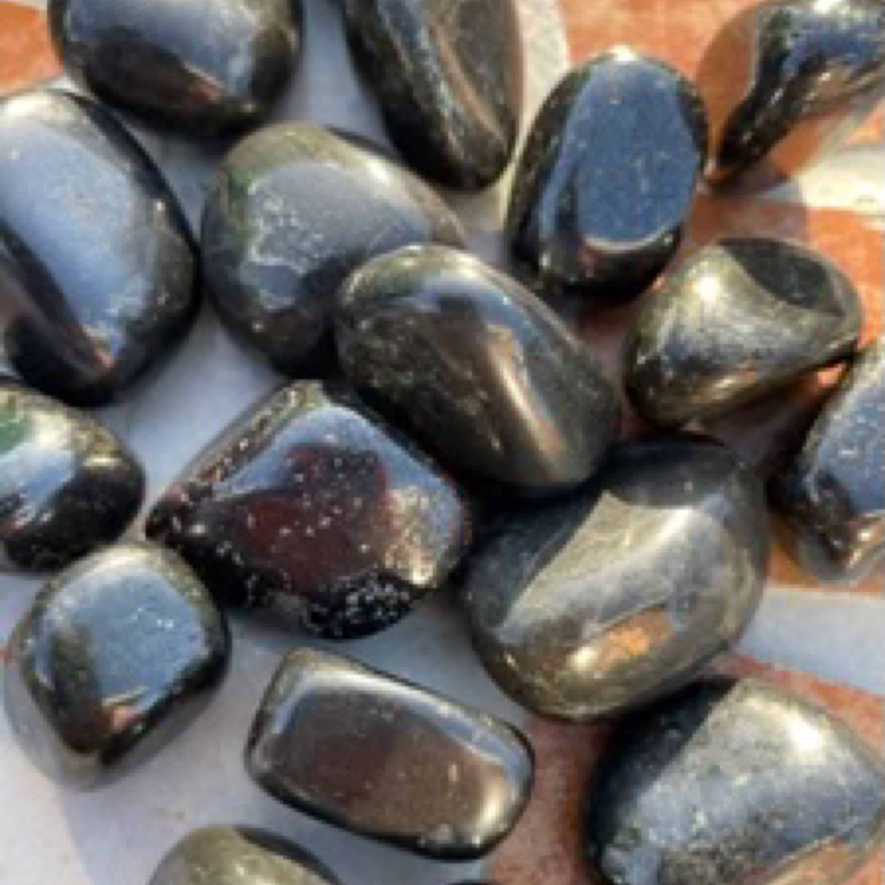 पाइराइट - धन का पत्थर - टम्बल स्टोन