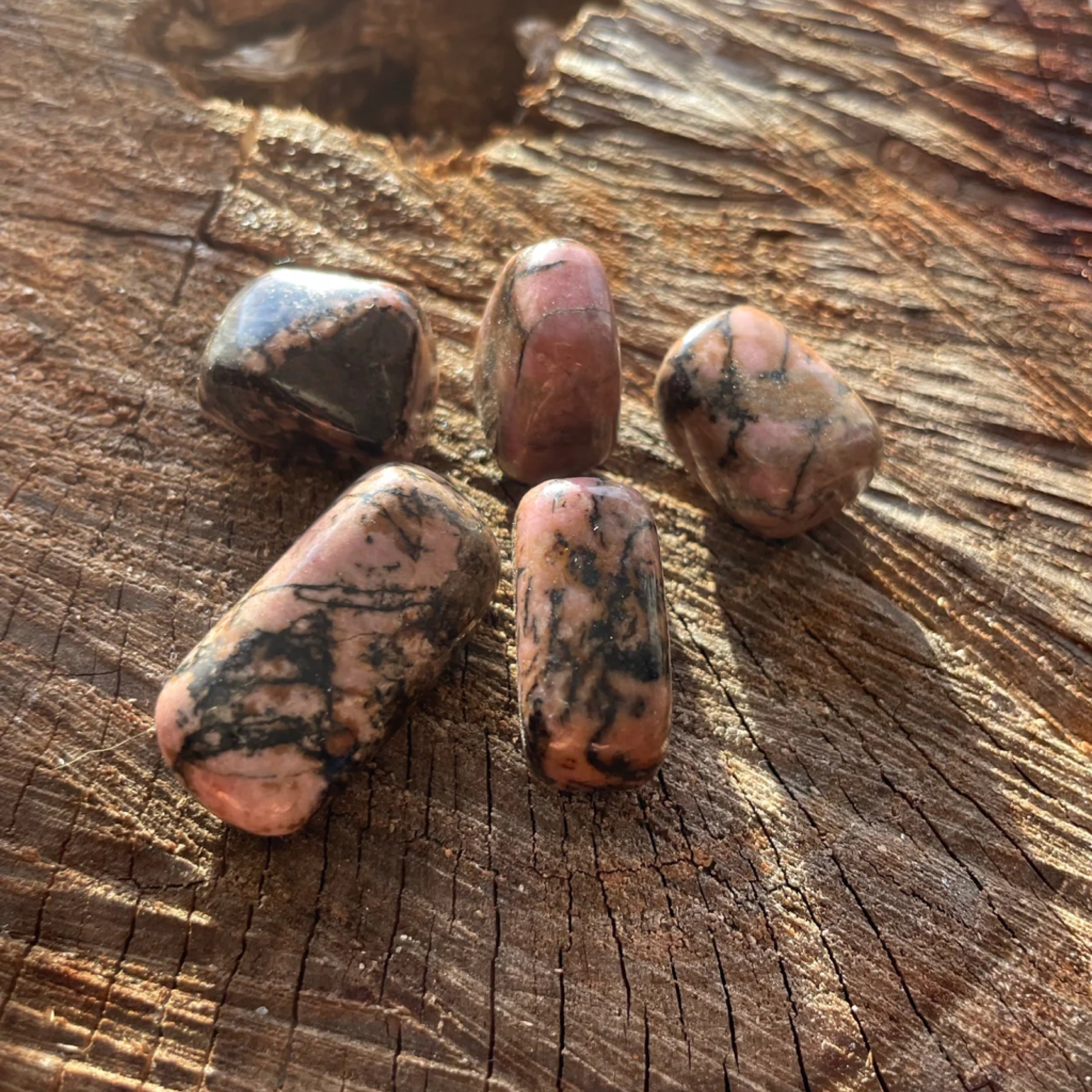 रोडोनाइट - हार्मनी - टम्बल स्टोन