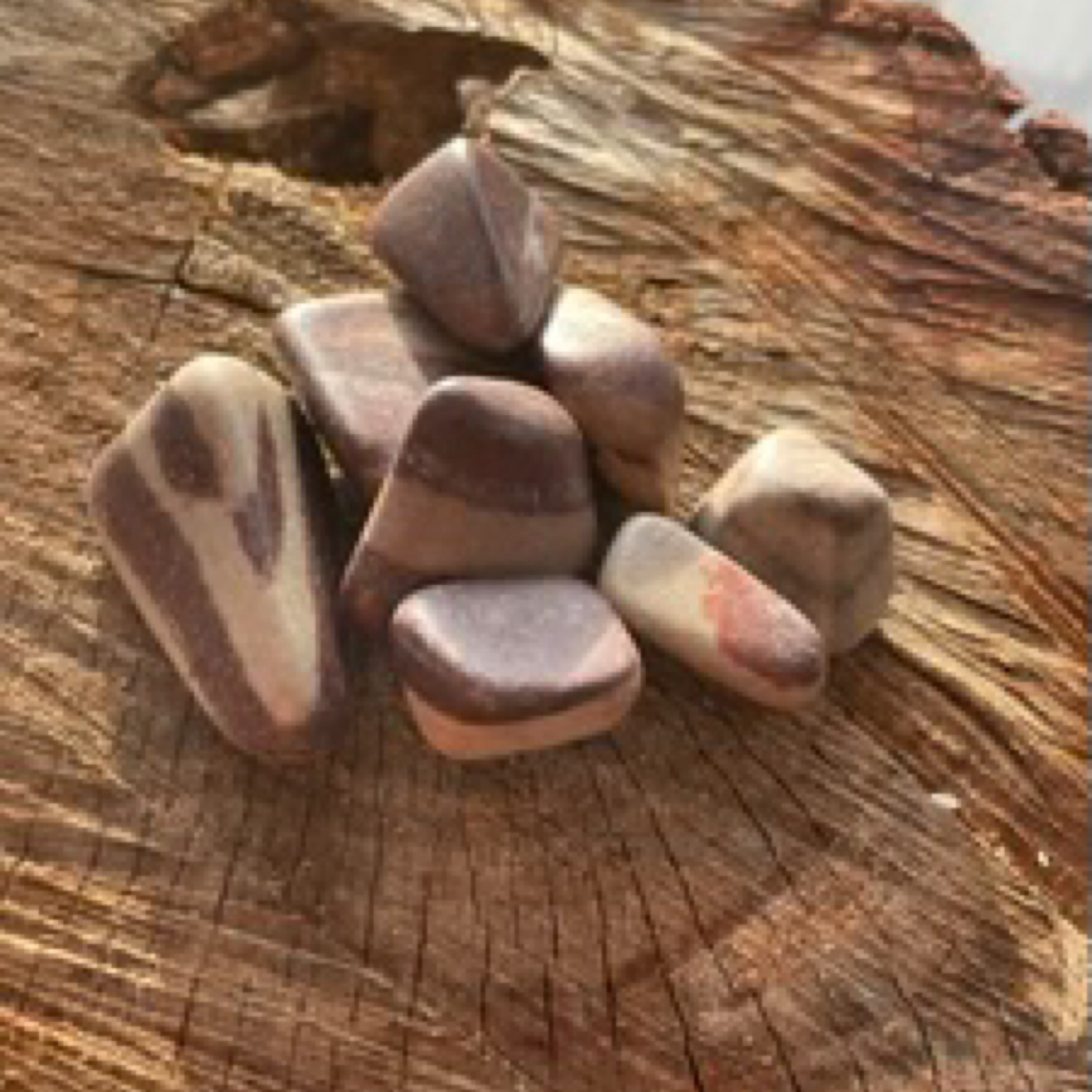 शिवलिंगम टम्बल्ड और फ्लैट स्टोन्स - विटैलिटी