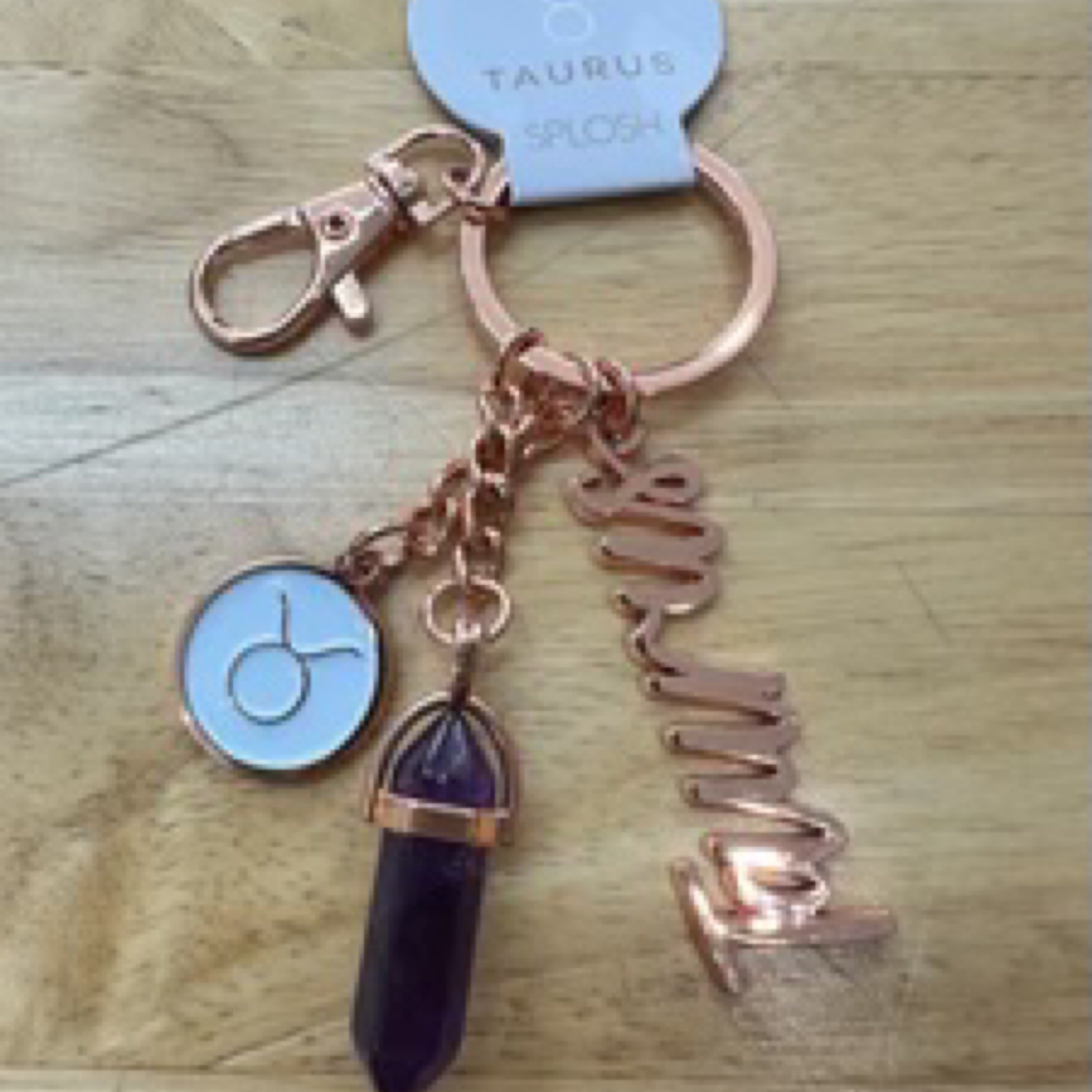 टॉरस मिस्टिक कीचेन