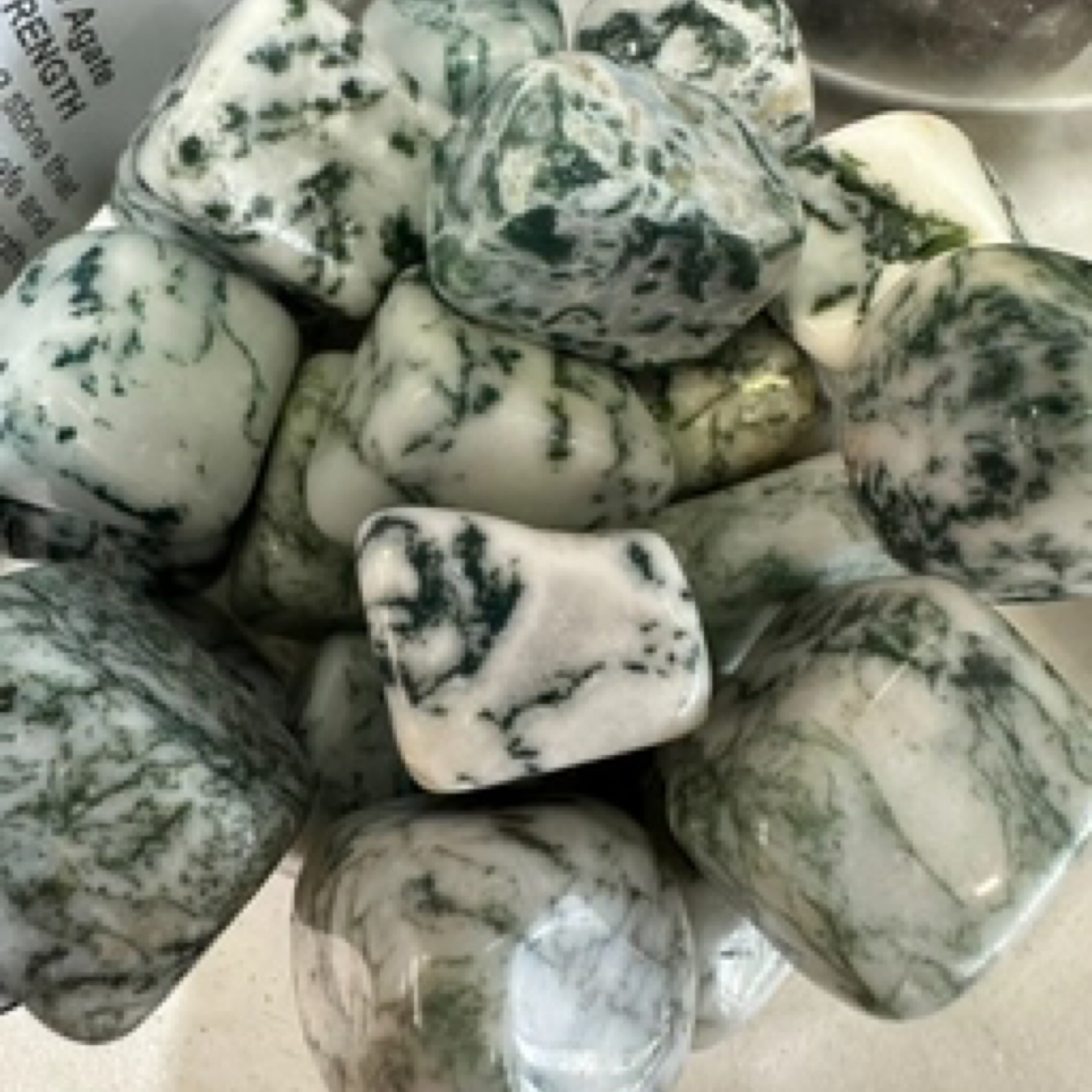 वृक्ष अगेट (हरा डेंड्रिटिक अगेट) - शक्ति - टम्बल्ड स्टोन्स