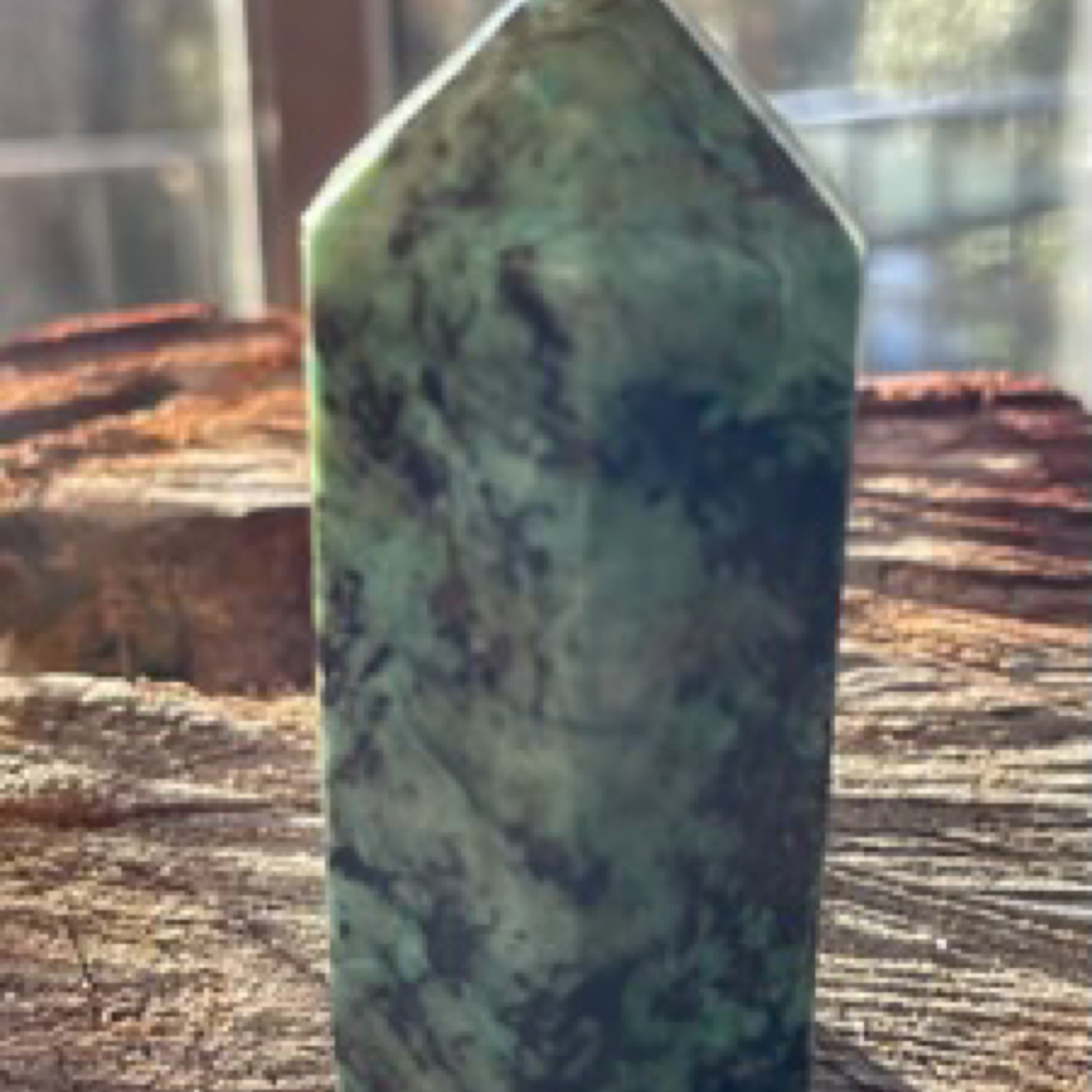 फ़िरोज़ा अफ़्रीकी 'बी' जेनरेटर पॉलिश