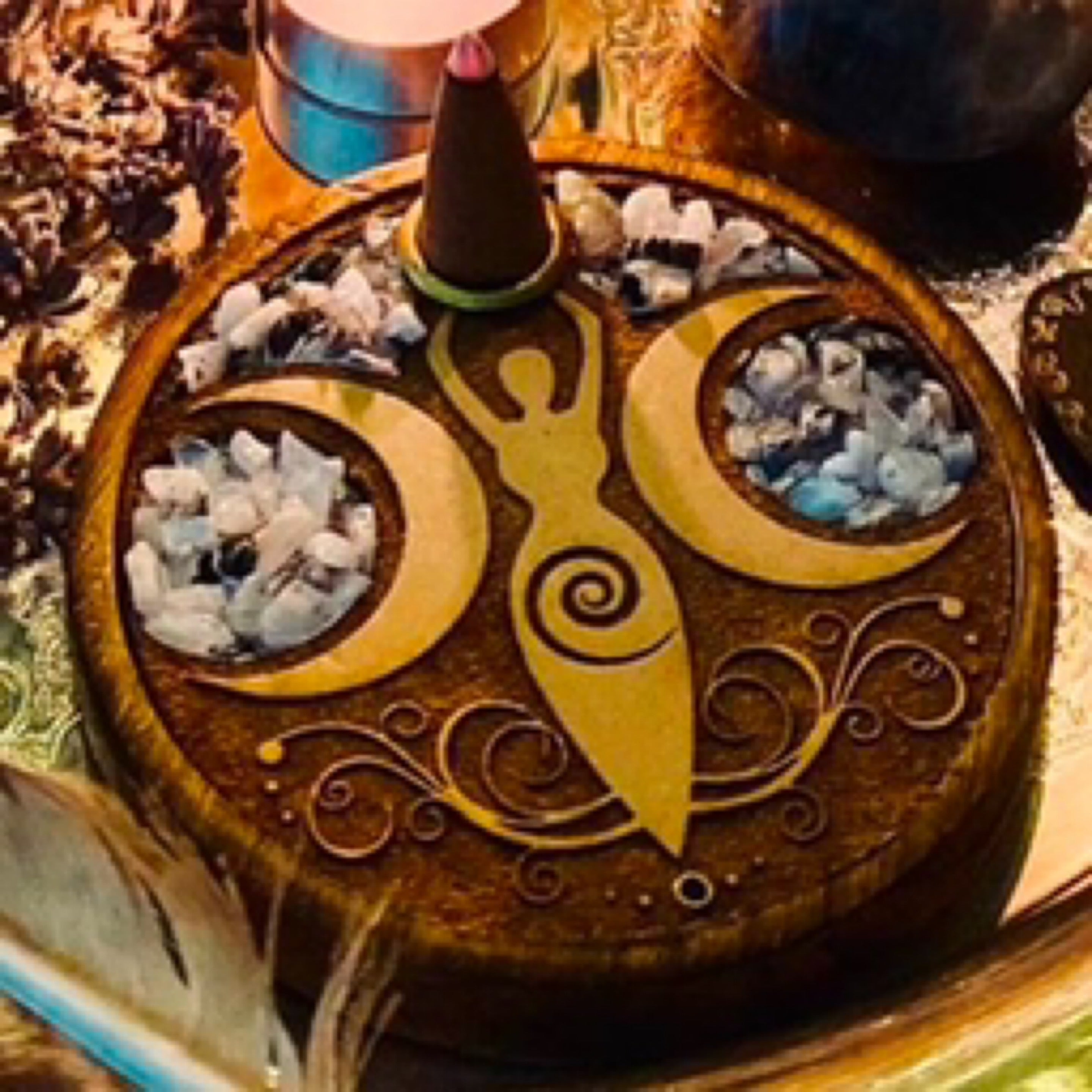 लकड़ी की धूप डिस्क चंद्रमा देवी इंद्रधनुष मूनस्टोन के साथ