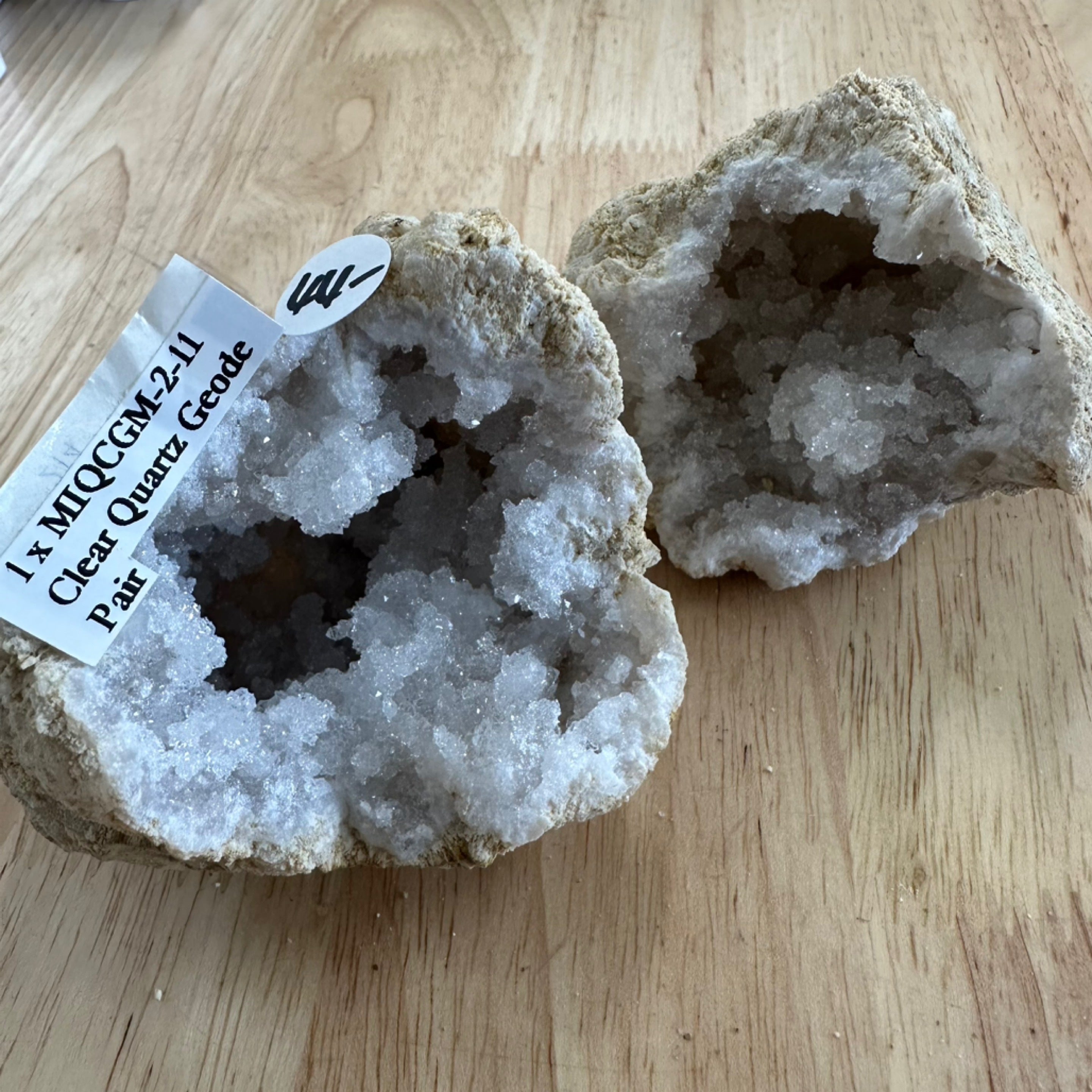 मोरक्को से प्राकृतिक क्वार्ट्ज जियोड जोड़ी