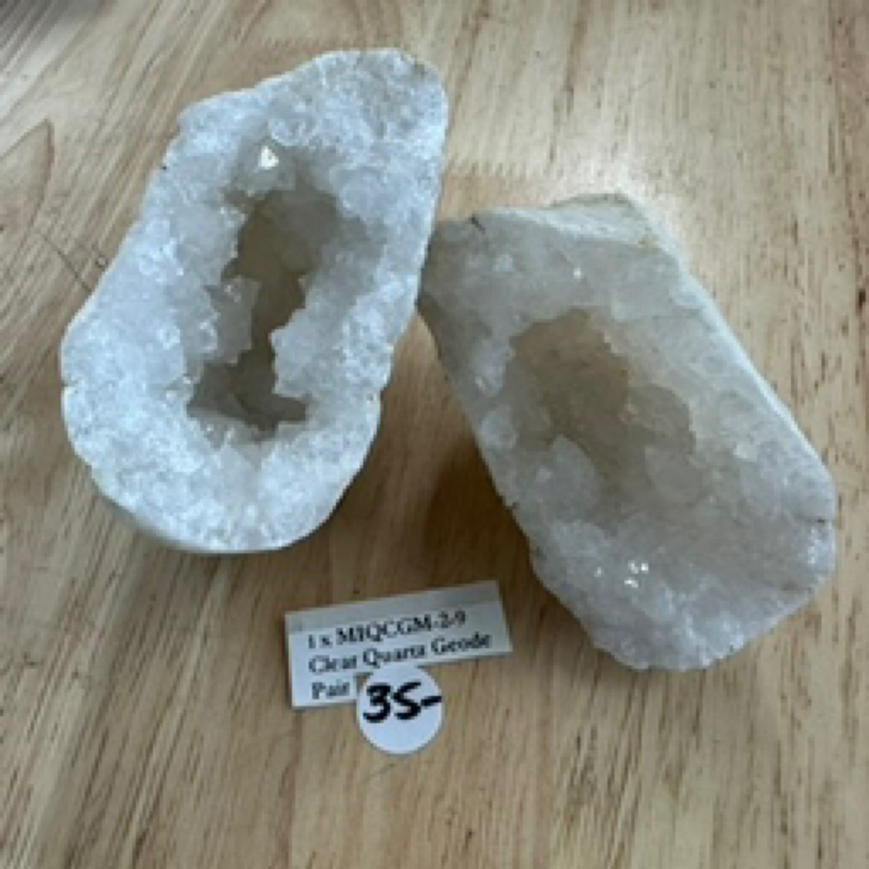 मोरक्को से प्राकृतिक क्वार्ट्ज जियोड जोड़ी