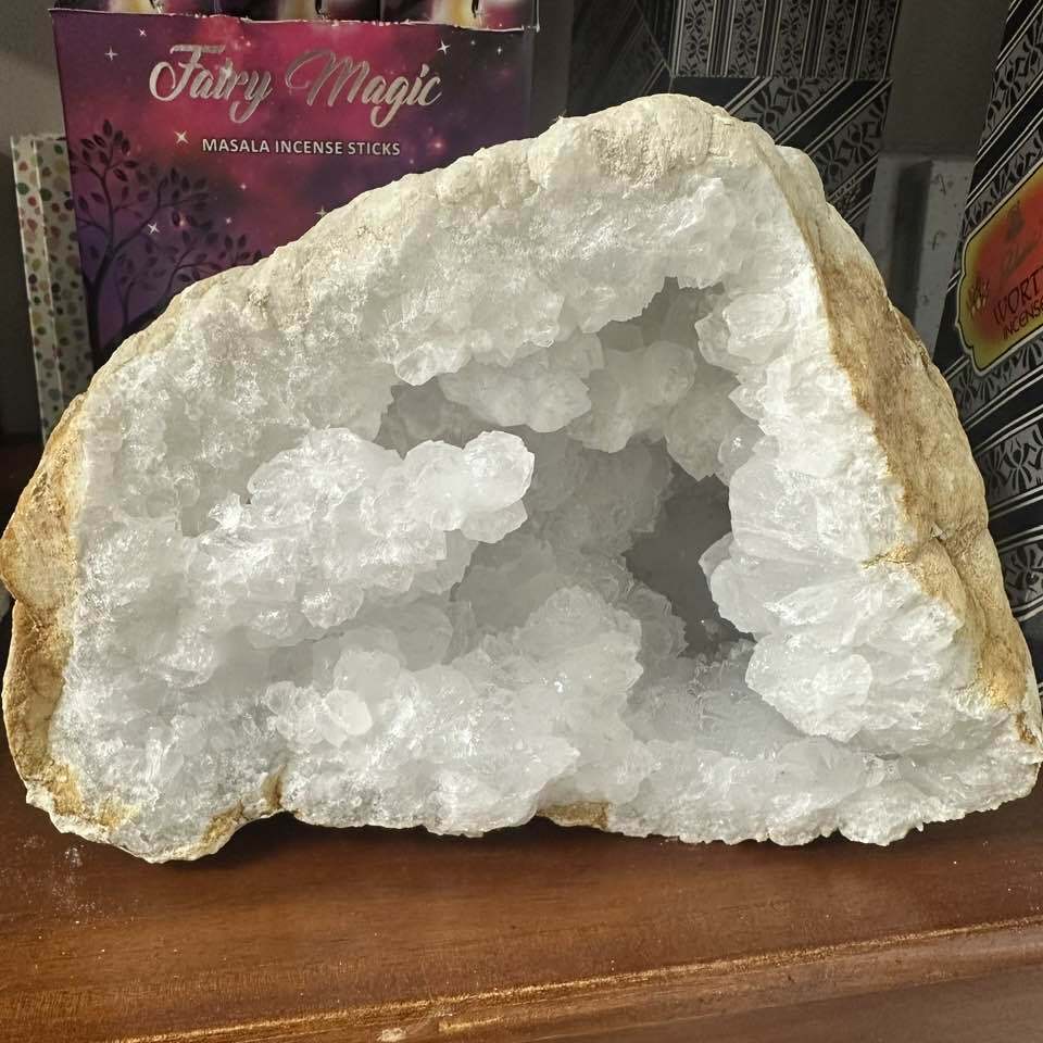प्राकृतिक क्वार्ट्ज जियोड 4.48 किग्रा
