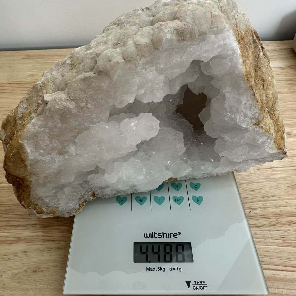 प्राकृतिक क्वार्ट्ज जियोड 4.48 किग्रा