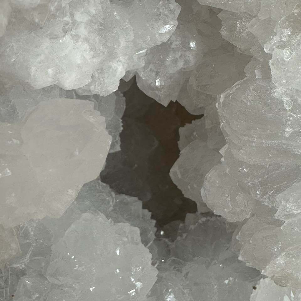 प्राकृतिक क्वार्ट्ज जियोड 4.48 किग्रा