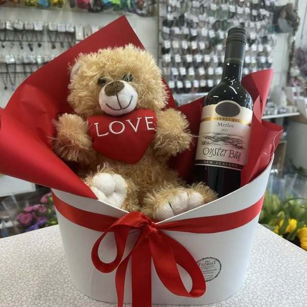 Romeo Bear & Merlot Hamper