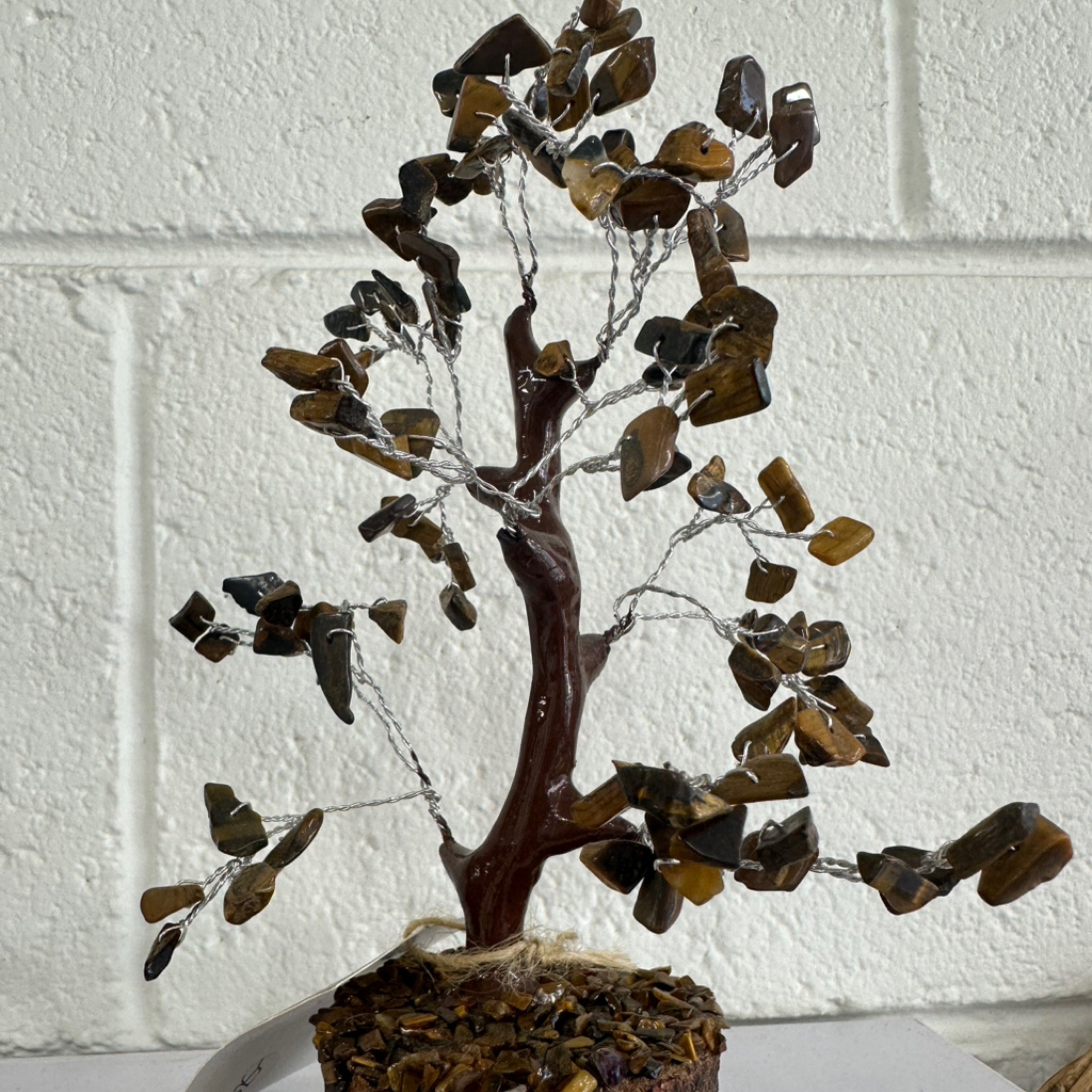 टाइगर आई क्रिस्टल ट्री 160 चिप 22 सेमी