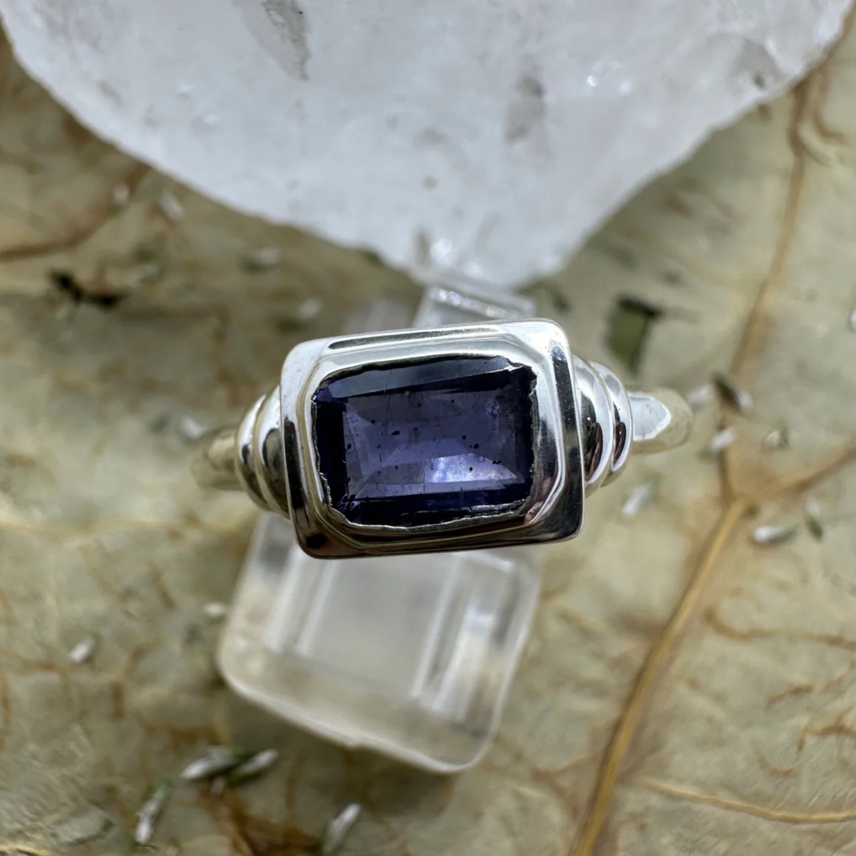 Amethyst Oblong 925 Sterling Silver Ring - Size 7 - Quality Gemstone Jewellery