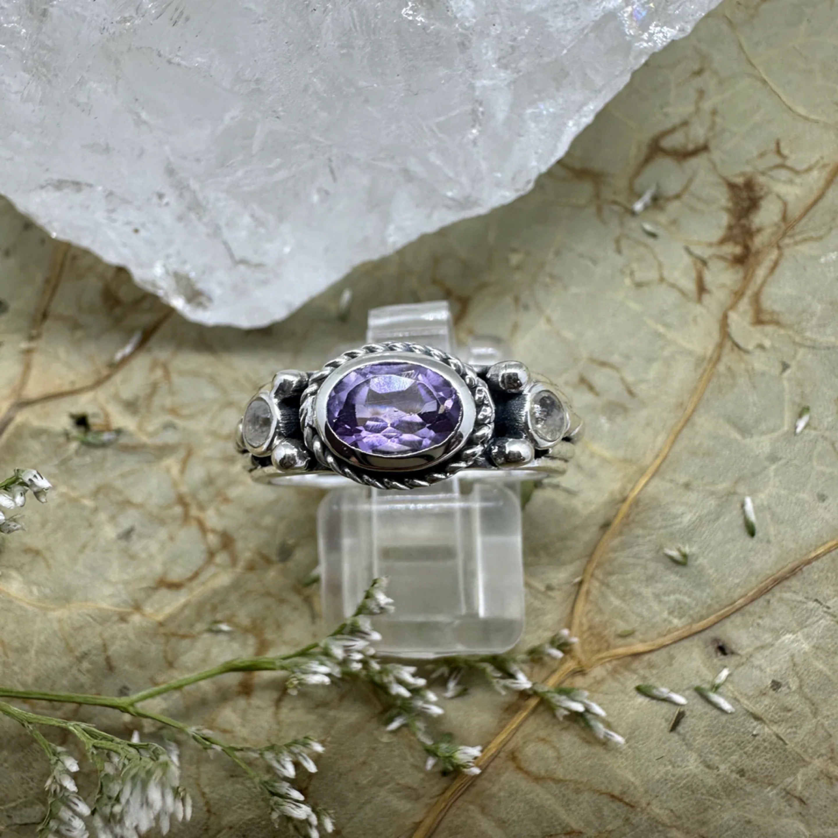 Amethyst Oval 925 Sterling Silver Ring - Size 7 -  Quality Gemstone Jewellery