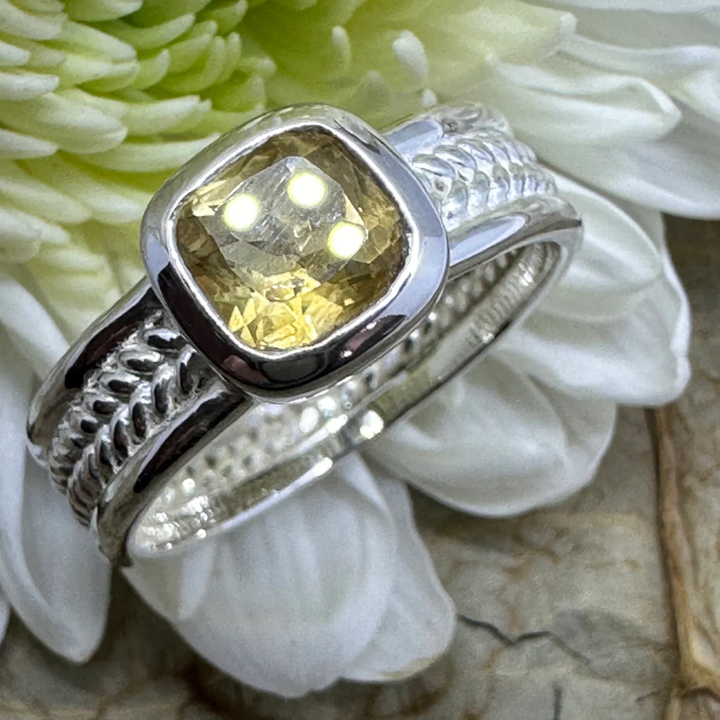 Citrine Square with Pattern Band 925 Sterling Silver Ring - Size 8 - Quality Gemstone Jewellery