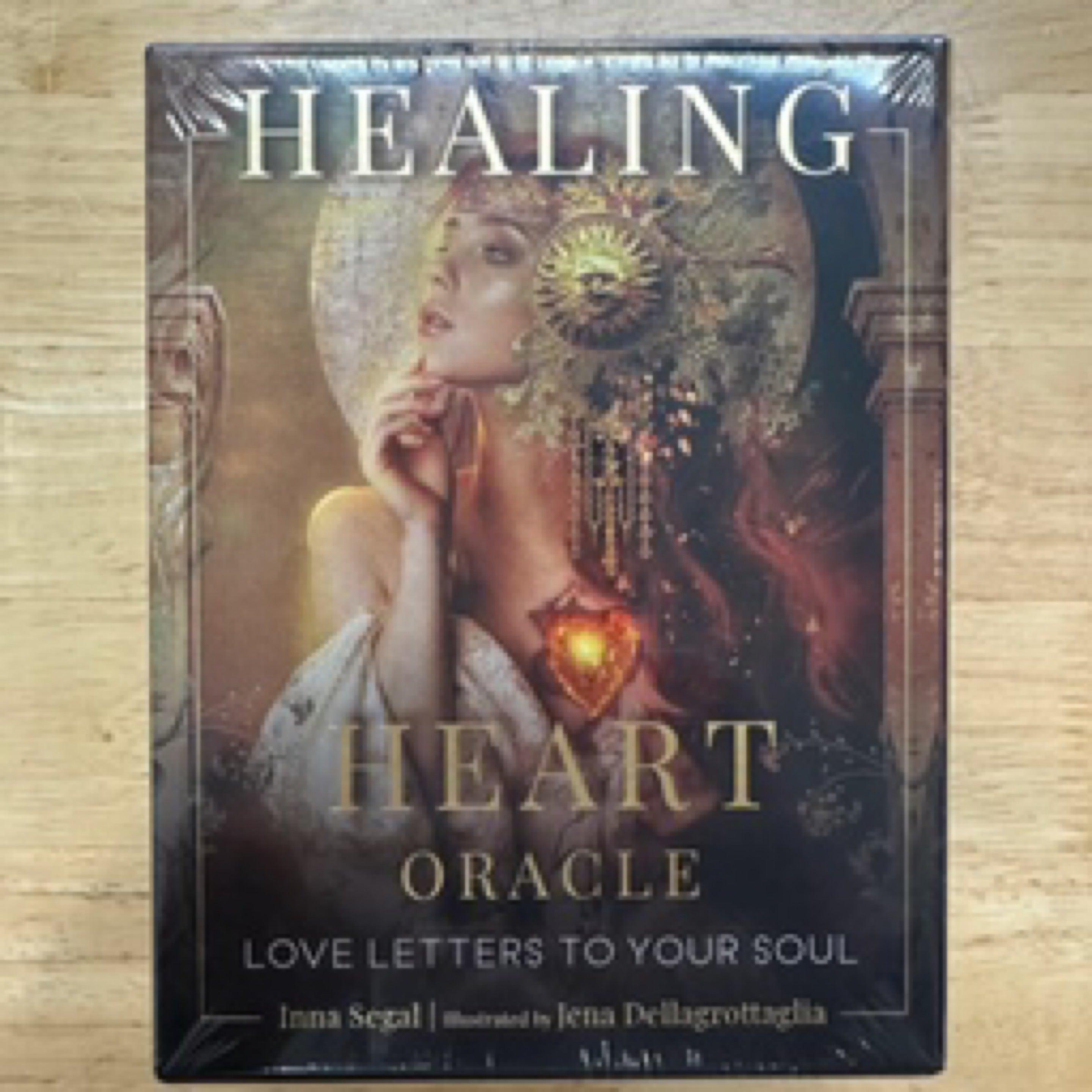 Healing Heart Oracle: 36 Gilded Cards & 96 Page Guidebook